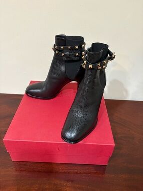 Valentino Garavani Black Leather Rockstud Ankle Boots with Gold Pyramid Studs 39